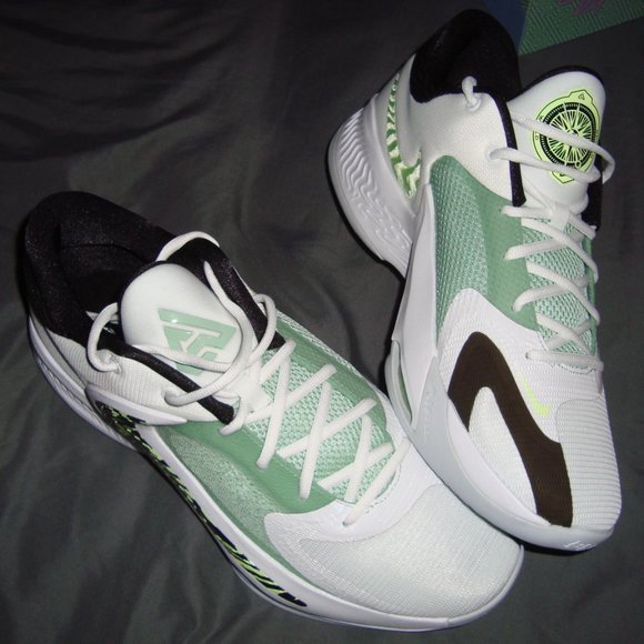 NEW Nike Zoom Freak 4 Coastline Volt DJ6149-100 Men's Sz. 11.5 Giannis NIB Greek - Picture 6 of 13